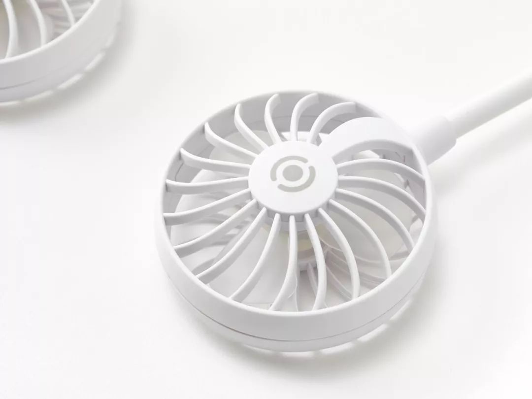 脖頸掛風扇，夏日“行走的空調”成新寵